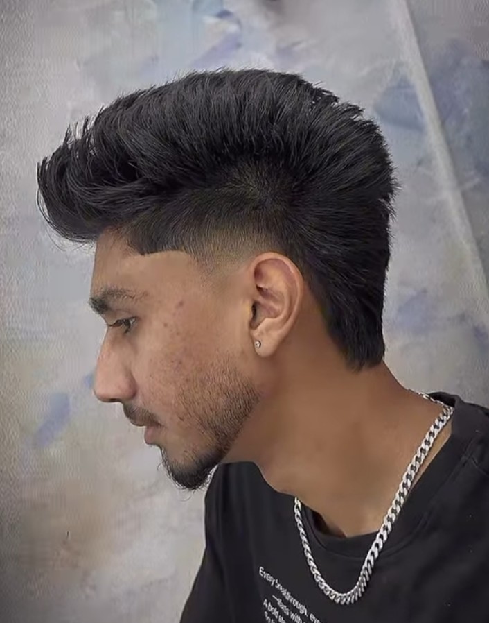 Men's voluminous haircut at Hair Lounge